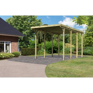 Karibu Caravan Carport mit 350 cm Durchfahrtshöhe im Garten, Holzkonstruktion.