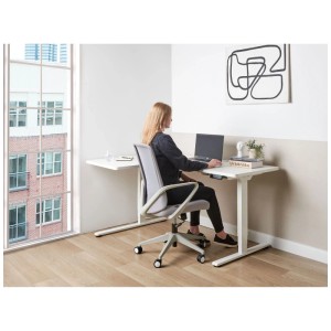 Bureau d'angle blanc électrique réglable en hauteur, en forme de L avec orientation gauche, en bureau.