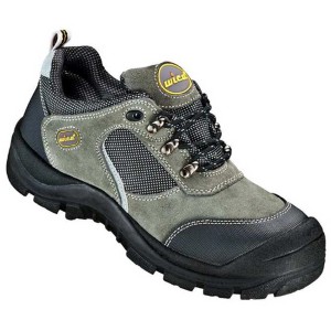 Chaussure de sécurité basse Sassnitz S1P grise, taille 41, en cuir velours avec embout acier.