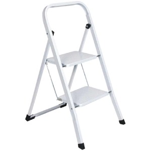 Scaletta pieghevole Basic bianca con 2 gradini in acciaio, ideale per la casa.