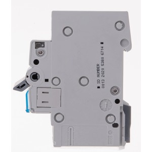 Interruttore automatico 3 poli per protezione da cortocircuito e sovraccarico in impianti elettrici.