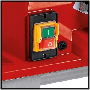 Dettaglio dell'interruttore on/off della sega circolare da banco Einhell TE-TS 250 UF.