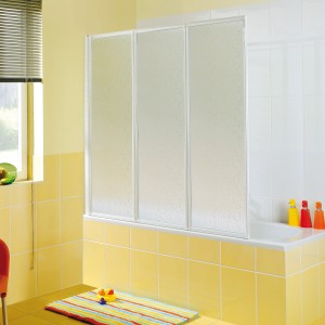 Breuer Fara, porte pliante pour baignoire en verre 3 volets avec cadre blanc.