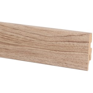 Plinthe Royal Elm, hauteur 60 mm, aspect orme et conduit de câble.
