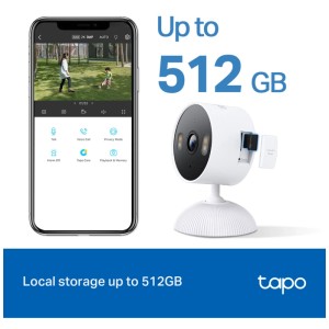 Weisse Tapo Netzwerkkamera C113 für Innen & Aussen, mit Smartphone-App und Speicherkarte.