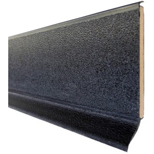 Plinthe à âme System 9 noire, hauteur 60 mm, pour une finition murale parfaite.