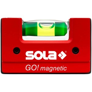 Sola Mini niveau à bulle GO! Magnetic, niveau de poche rouge avec bulle et aimant.