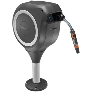 Gardena Avvolgitubo da terrazza RollUp S con tubo da 15 m e supporto per terrazza.