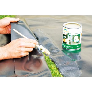 Adesivo per pellicole PVC Heissner 200g che incolla un telo per laghetti con pennello e barattolo.