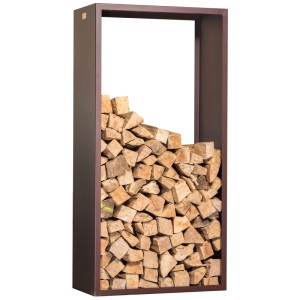 Étagère à bûches Nouvel Nova, acier couleur rouille, remplie de bois.
