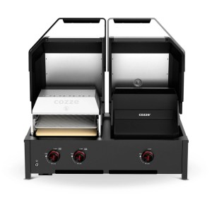 Cozze Barbecue a gas Quattro 900 con steak station, grill, forno per pizza e plancha. Alloggiamento nero, manopole LED.