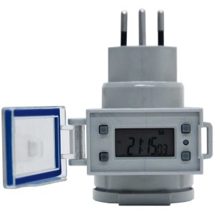 Steffen digitaler Timer Typ 13, IP55, mit Display und geöffneter Schutzklappe.