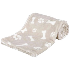 Couverture pour chien beige Trixie Kenny (75x50 cm) avec motif os et patte, enroulée.