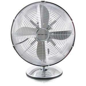 Ventilateur de table chromé Emerio, Ø 30cm, avec 4 pales et direction réglable.
