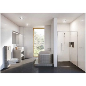 Bagno moderno con doccia, vasca, lavabo e WC nei toni del grigio e del bianco.