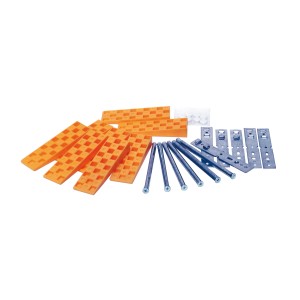 Kit de montage pour portes et fenêtres avec chevilles, cales et rondelles.