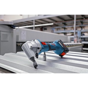 Bosch Professional GNA 18V-16 E Solo roditrice a batteria su lamiera, utensile a batteria per tagli precisi.