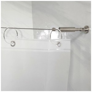 Câble de douche Spirella Willow Stretch 5 m avec rideau de douche et fixation murale.