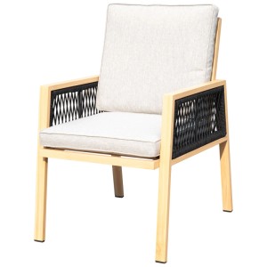 Greemotion Loungesessel Monaco mit Holzoptik, Aluminiumrahmen und schwarzen Seilgeflecht an den Armlehnen.