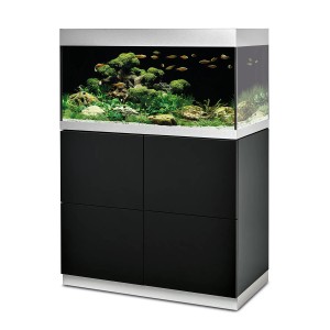 Ensemble aquarium Oase HighLine 200 l avec meuble noir et aquarium planté.