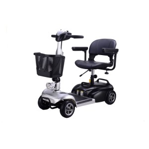 Scooter électrique Easy argenté avec panier, siège et accoudoirs pour une mobilité confortable.