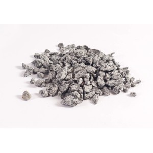 Gravillons de granite gris (8-16 mm) pour aménagement paysager, rocailles et allées.