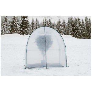 Serra invernale Colibri Yurt taglia L con pellicola isolante nella neve.