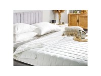 Beliani Zweilagige Ganzjahresbettdecke Korab Polyester Weiss 135 x 200 cm