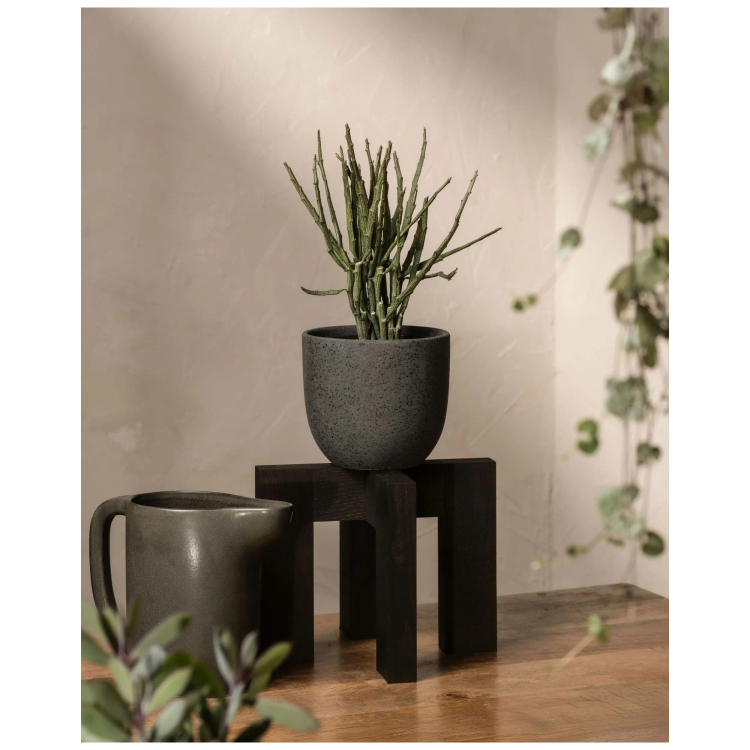 Feey Vaso in ceramica Direito Nero 14 cm