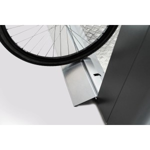 Rampe de seuil Biohort pour abri de jardin Neo avec pneu de vélo. Tôle d'acier galvanisée à chaud.