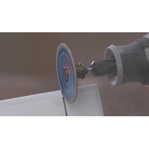 Disque diamant Dremel Max EZ SpeedClic SC545DM coupe précisément un matériau blanc. Accessoire pour outils.