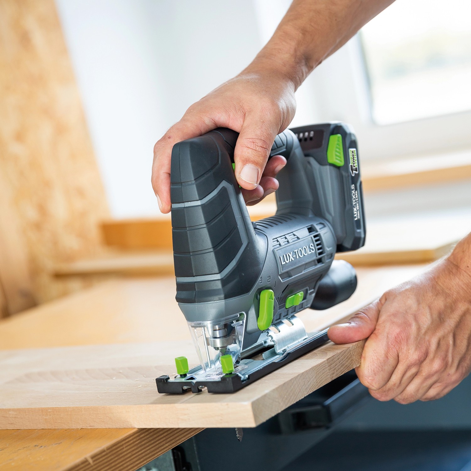 LUX Akku-Stichsäge A-ST-20 kaufen bei OBI