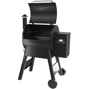 Barbecue à pellets de bois Traeger Pro 575 noir avec couvercle ouvert.