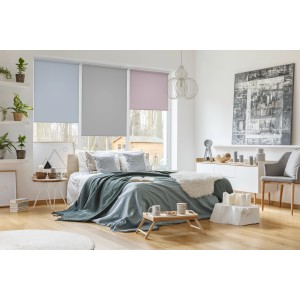 Gardinia Rollo EasyFix Uni, 120x150 cm, Bleu fumé, Gris et Rose dans la chambre.