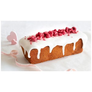 Silberne Kastenform Backform aus Metall mit Kuchen, Zuckerguss und Himbeeren.