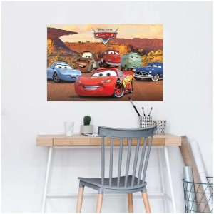 Maxi poster Cars avec Flash McQueen et ses amis, 61x91,5 cm. Décoration murale pour chambre d'enfant.