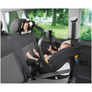 Specchietto retrovisore Chicco per auto con seggiolino e bambino in vista.