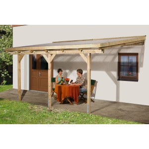 Copertura per patio/carport addossato Weka con tetto trasparente e due persone al tavolo.