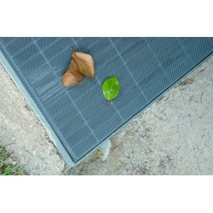 Griglia multiuso Jolly argento 0,5x5m in plastica con foglie, adatta come supporto per piante rampicanti.