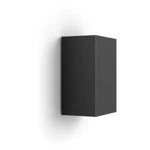 Schwarze Philips Hue Resonate LED-Aussenwandleuchte (8W) an weisser Wand.