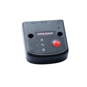 Télécommande noire Oranier pour poêles à granulés avec bouton rouge.