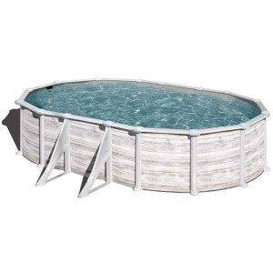 Piscine ovale en acier Bornholm avec liner gris, paroi extérieure aspect bois, échelle incluse.