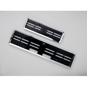 Set portatarga Swiss Klick cromato lucido, 30x8/50x11 cm, per esterni.