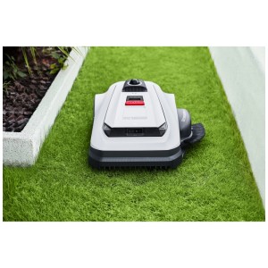 Robot tondeuse blanc Ecovacs GOAT A1600 sur gazon, LiDAR Pro pour jusqu'à 1600 m².
