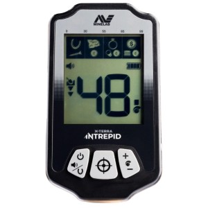 Détecteur de métaux Minelab Intrepid Tactical avec écran LCD pour la détection de métaux.