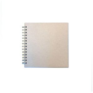 Album spirale Creative carré, 20x20 cm, avec couverture en lin beige et reliure spirale argentée. Pour photos.
