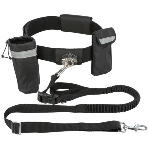 Cintura da jogging nera Trixie con guinzaglio (fino a 40 kg) e due tasche per accessori per cani.