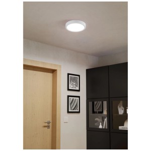 Plafonnier LED Eglo Fueva 6 blanc et rond avec fonction CCT, Ø 21 cm, monté au plafond.