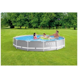Intex Frame Pool Set Prism Rondo, Ø 366 cm, con famiglia in giardino.