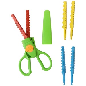 Hellgrüne Multi-Bastelschere 16 cm mit verschiedenen Schneideinsätzen und Etui.